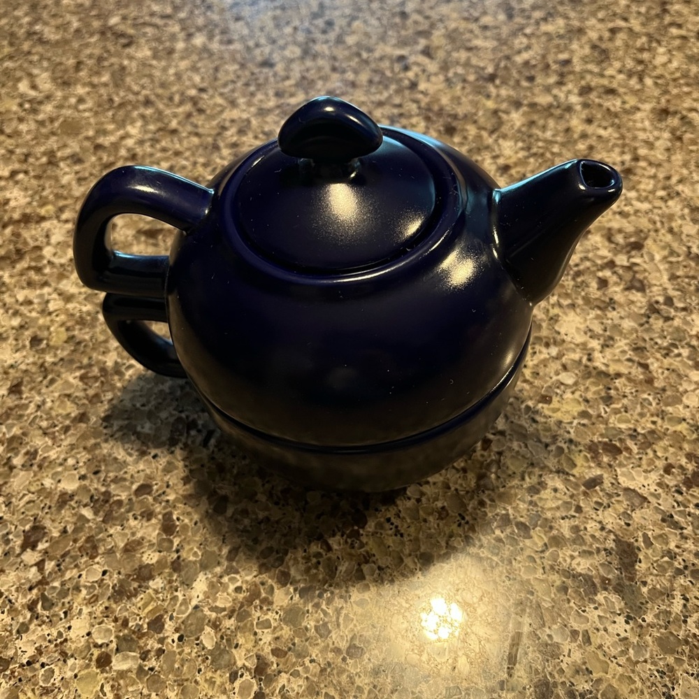 Chantal Tea for One stacked teapot.